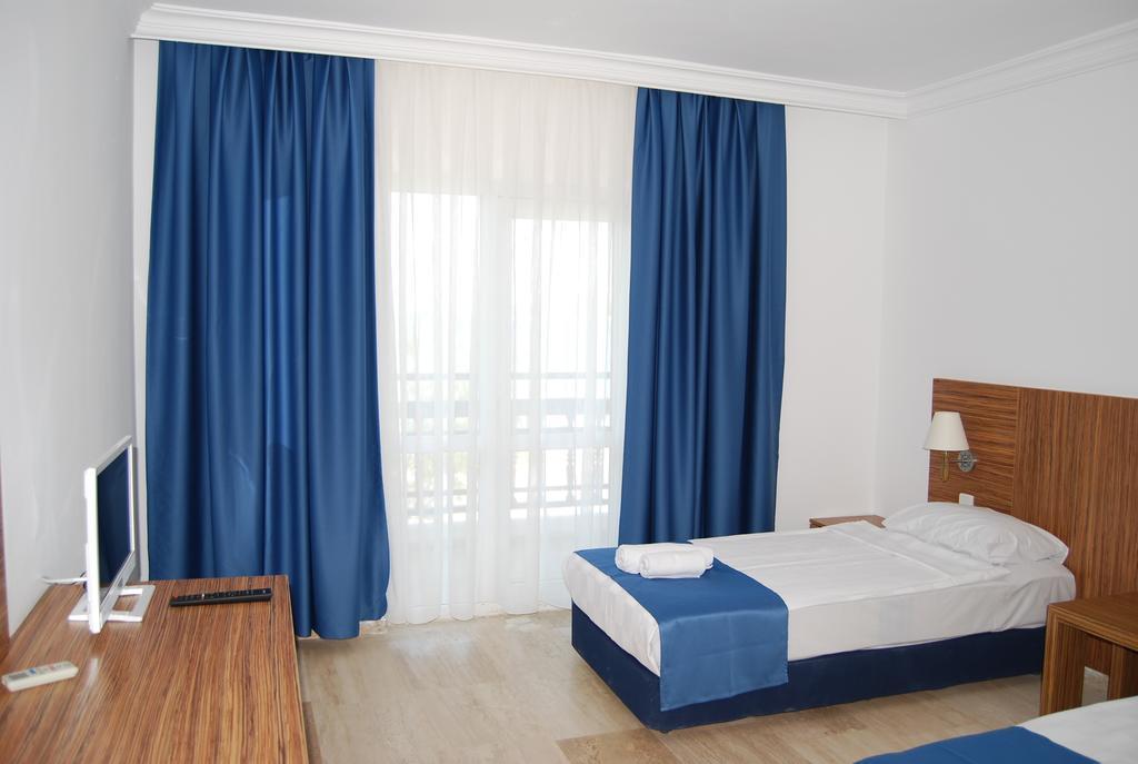 Club Blue White All Inclusive Turgutreis Habitación foto